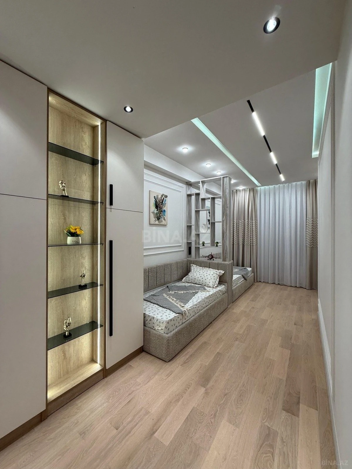 Satılır 3 otaqlı mənzil 140 m²