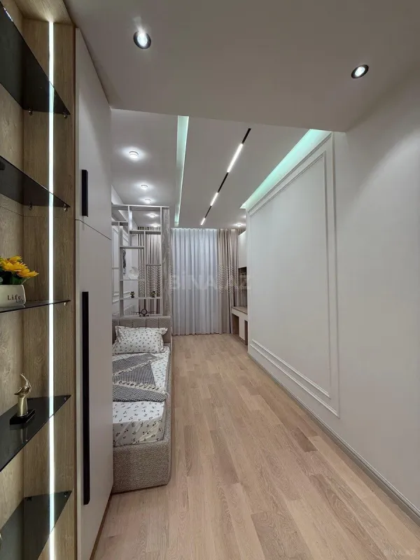 Satılır 3 otaqlı mənzil 140 m²
