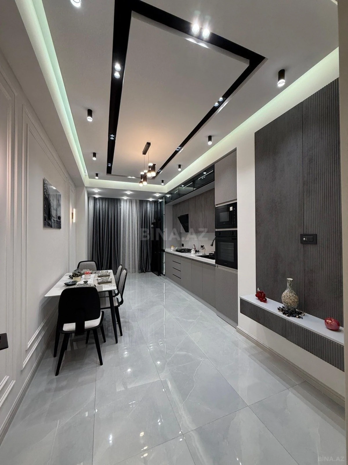 Satılır 3 otaqlı mənzil 140 m²