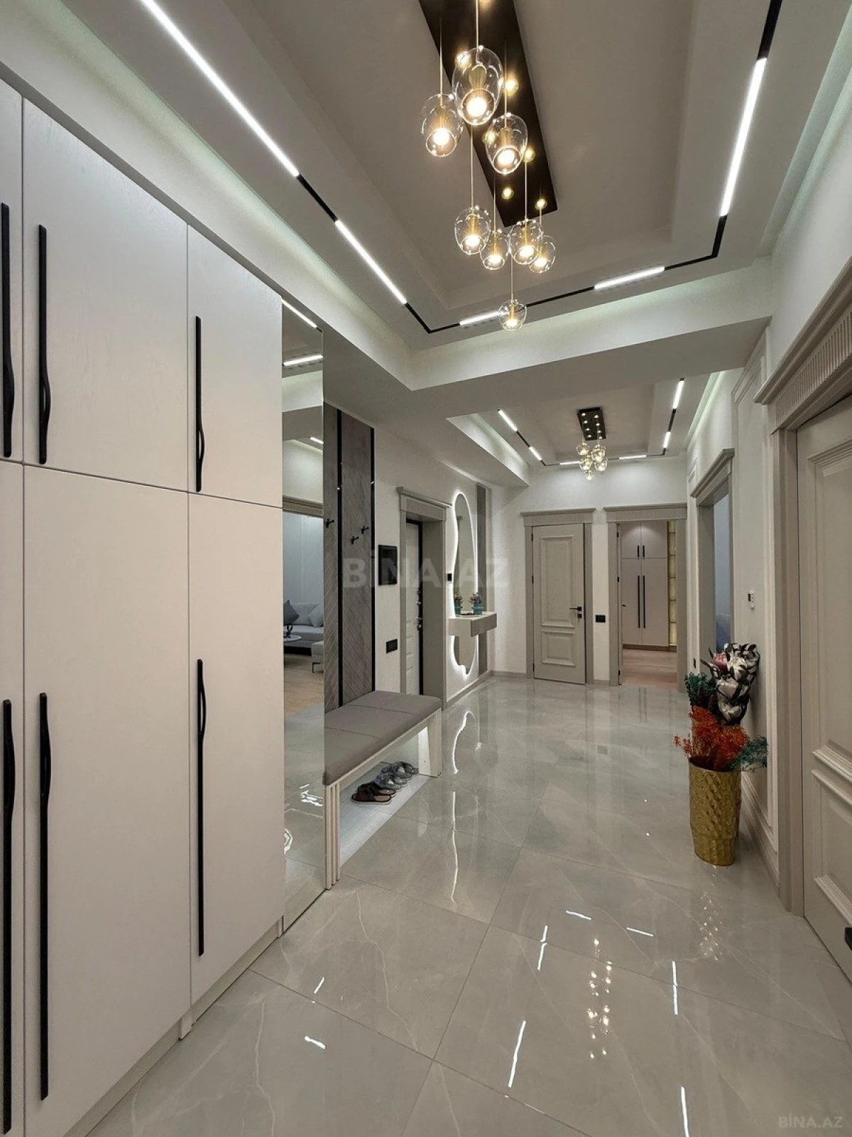 Satılır 3 otaqlı mənzil 140 m²