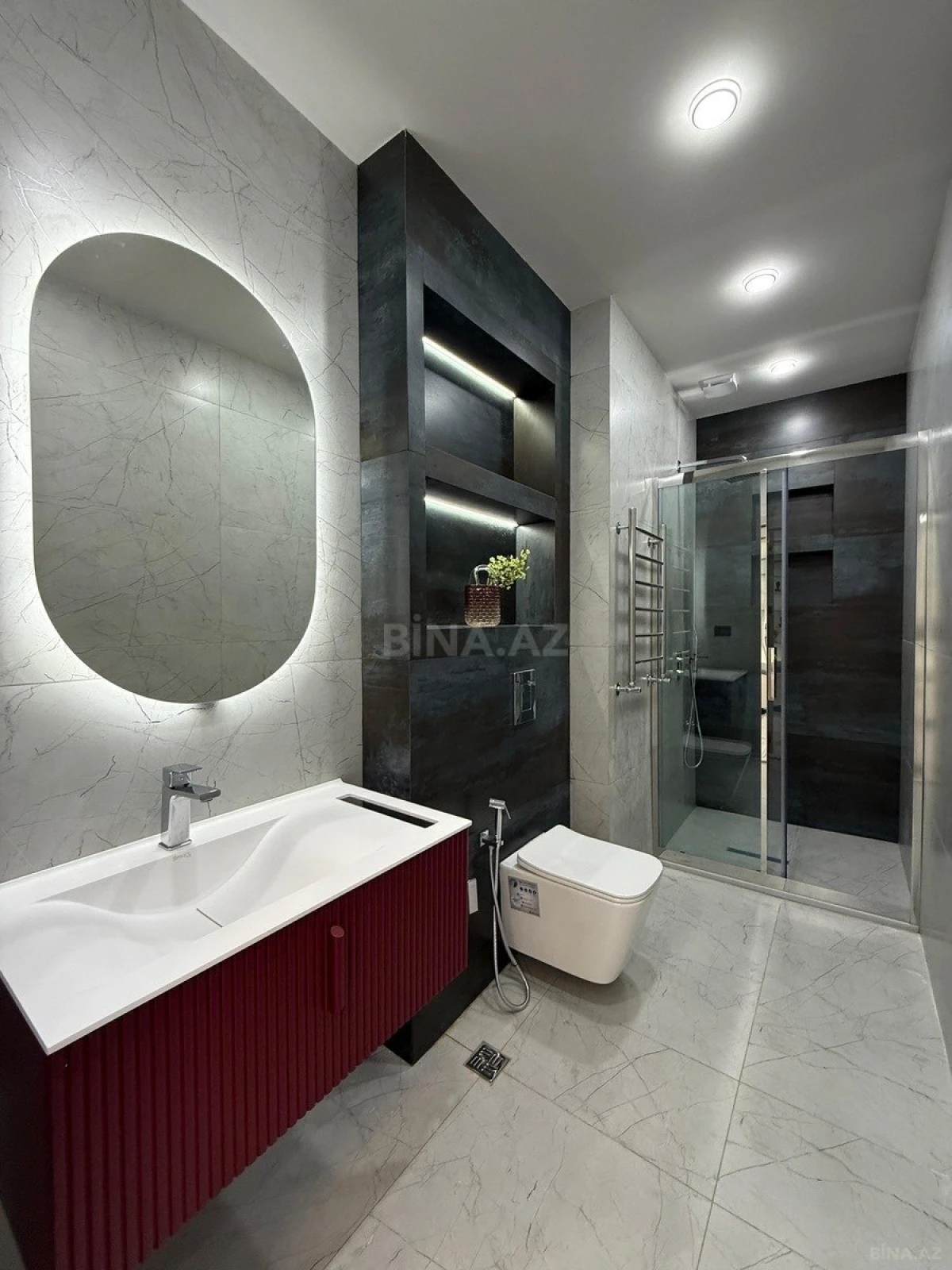 Satılır 3 otaqlı mənzil 140 m²