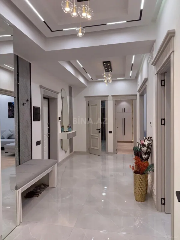 Satılır 3 otaqlı mənzil 140 m²