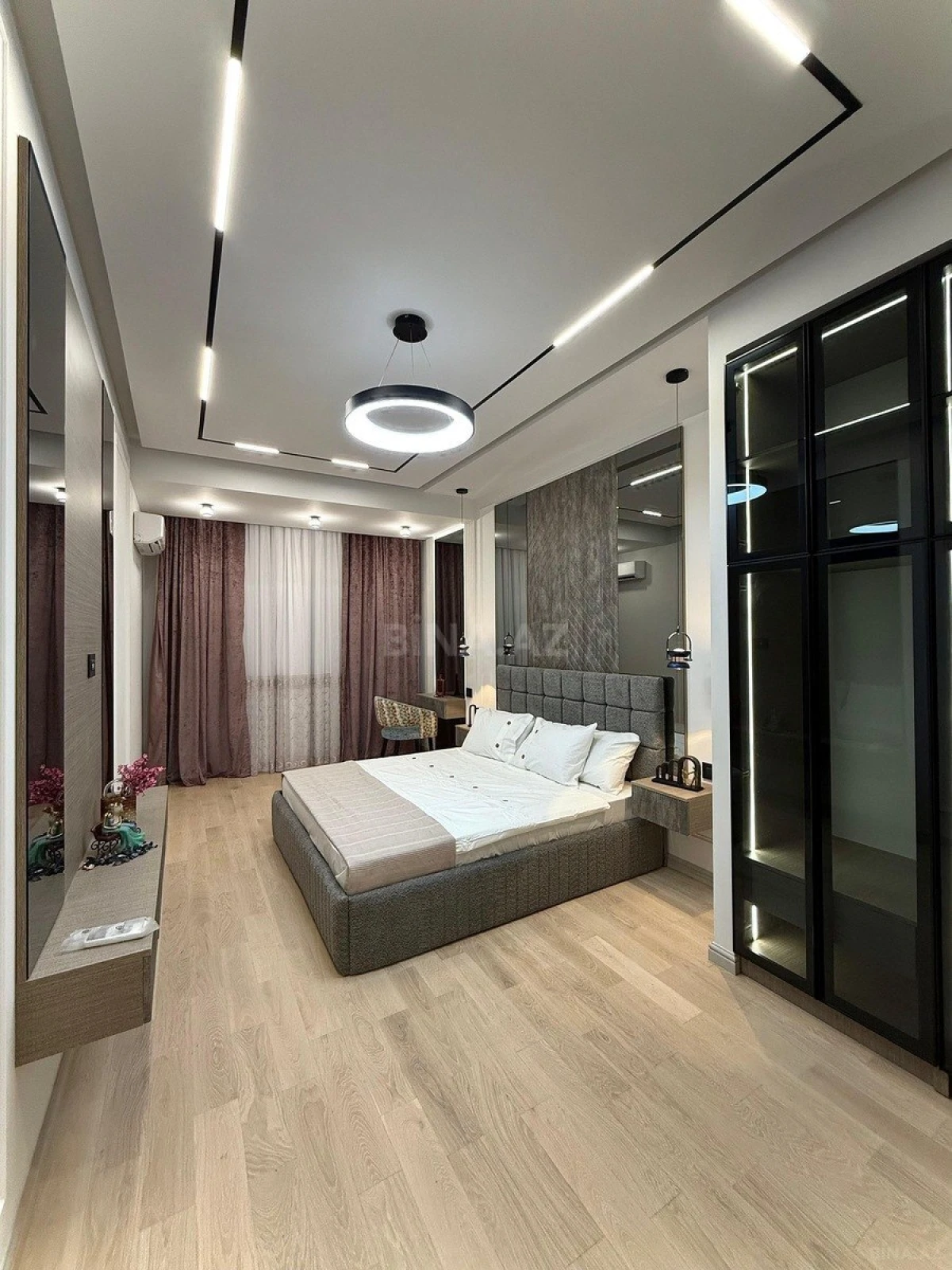 Satılır 3 otaqlı mənzil 140 m²