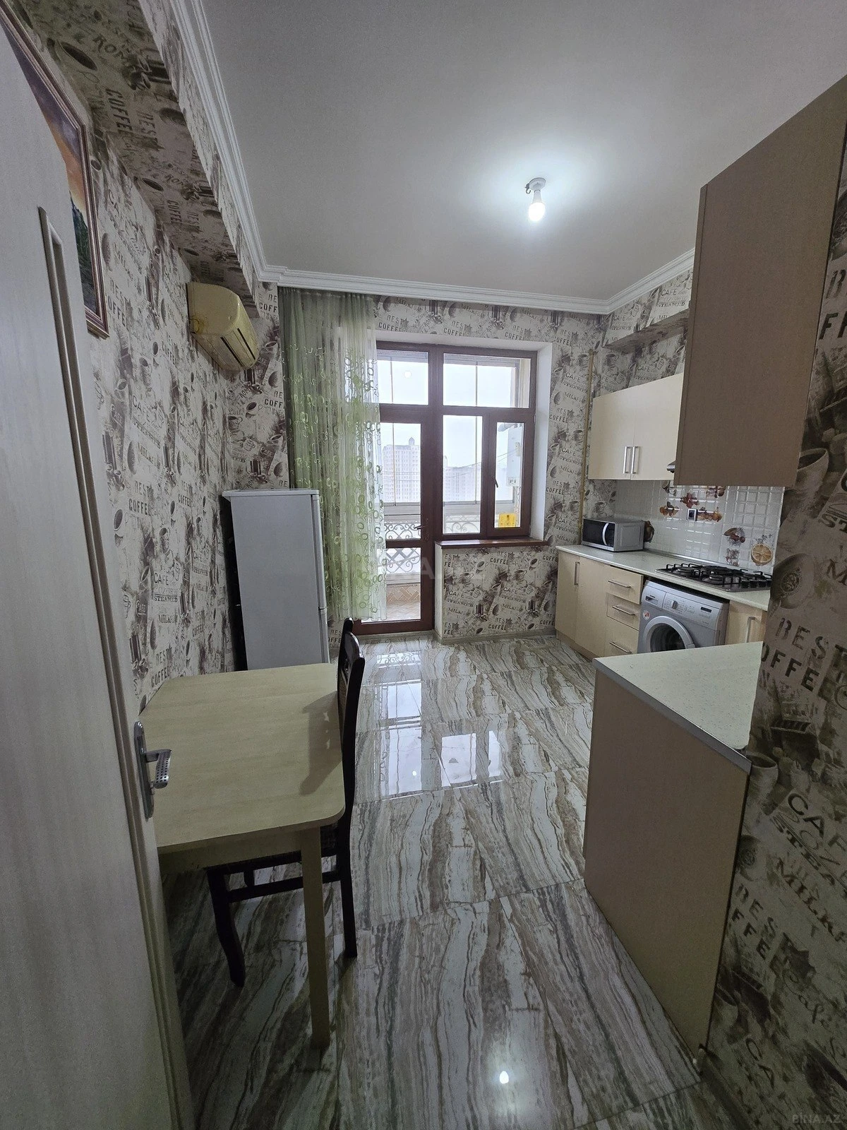 Kirayə verilir 2 otaqlı mənzil 75 m²