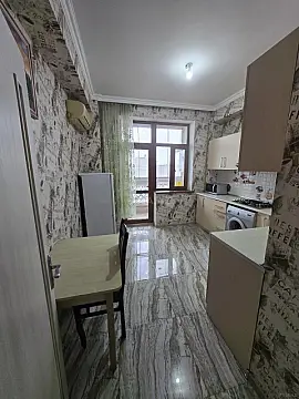 Kirayə verilir 2 otaqlı mənzil 75 m²