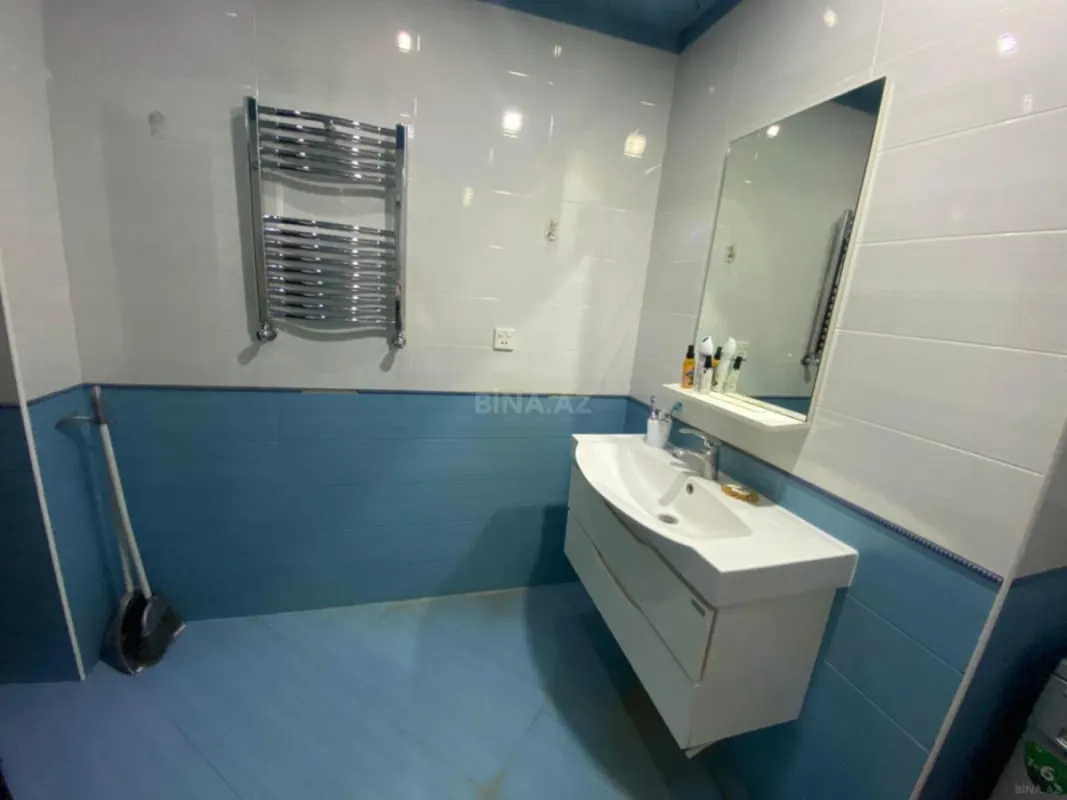 Kirayə verilir 2 otaqlı mənzil 98 m²