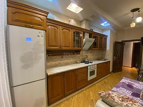 Kirayə verilir 2 otaqlı mənzil 98 m²
