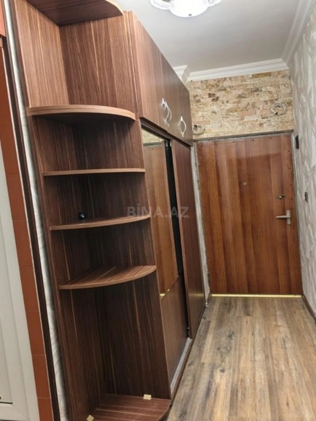 Satılır 1 otaqlı mənzil 40 m²