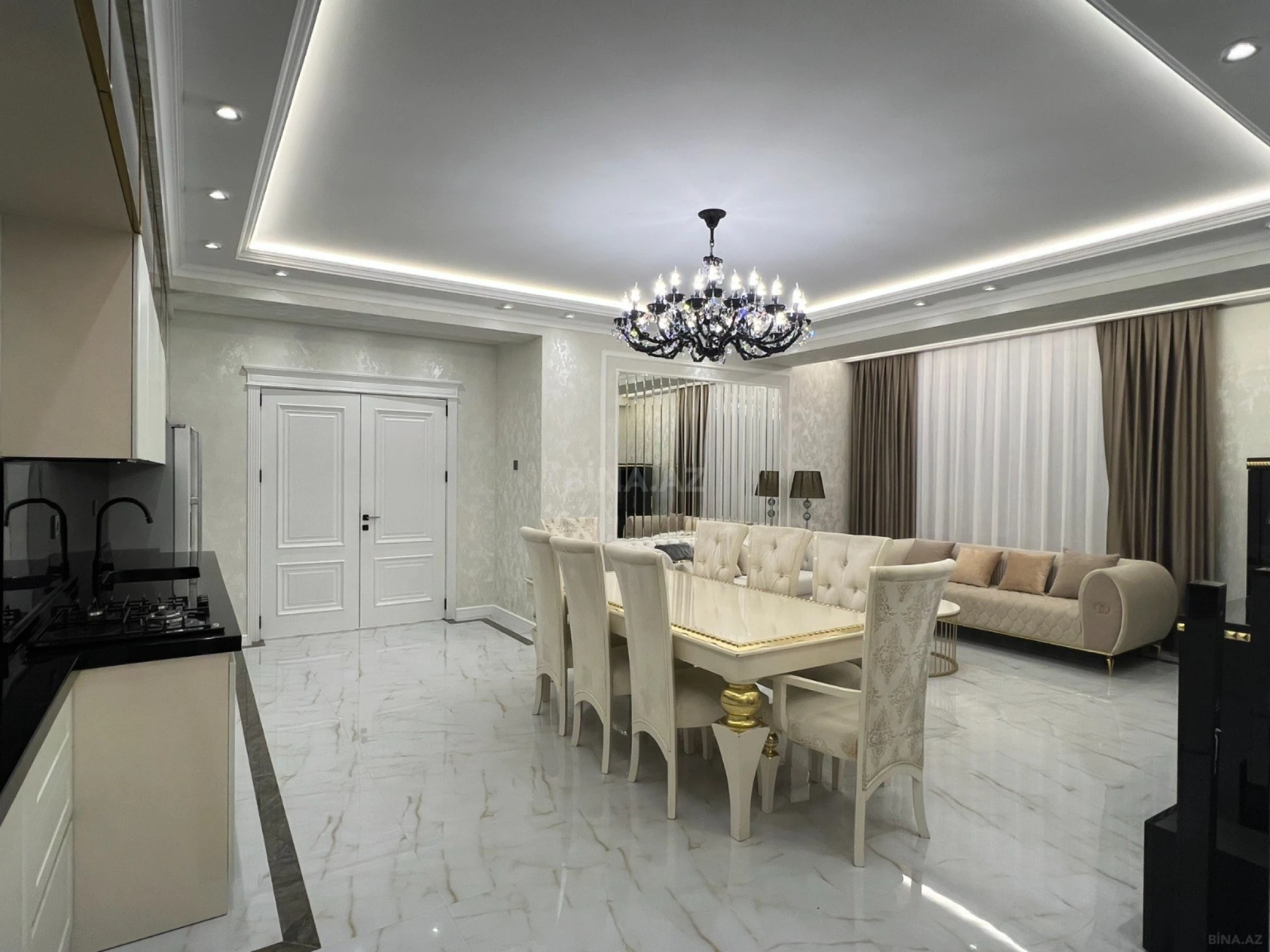 Satılır 4 otaqlı mənzil 144 m²
