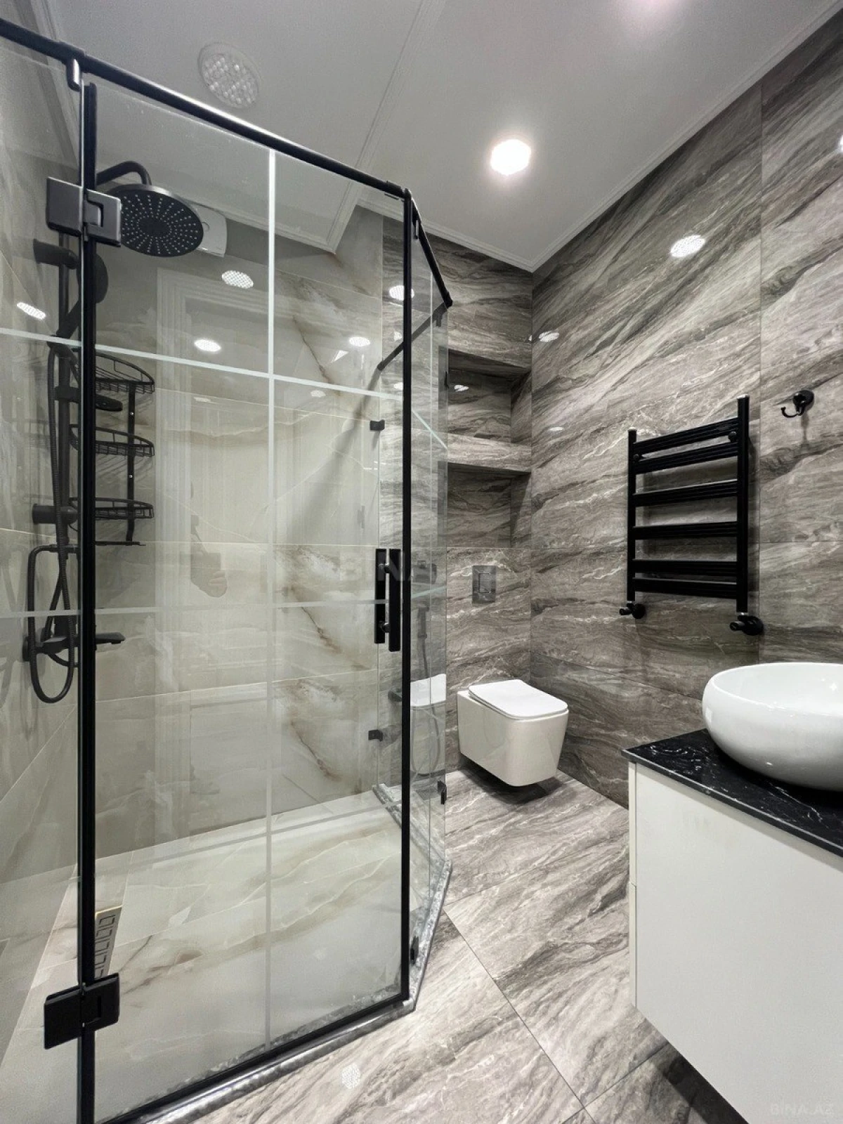 Satılır 4 otaqlı mənzil 144 m²