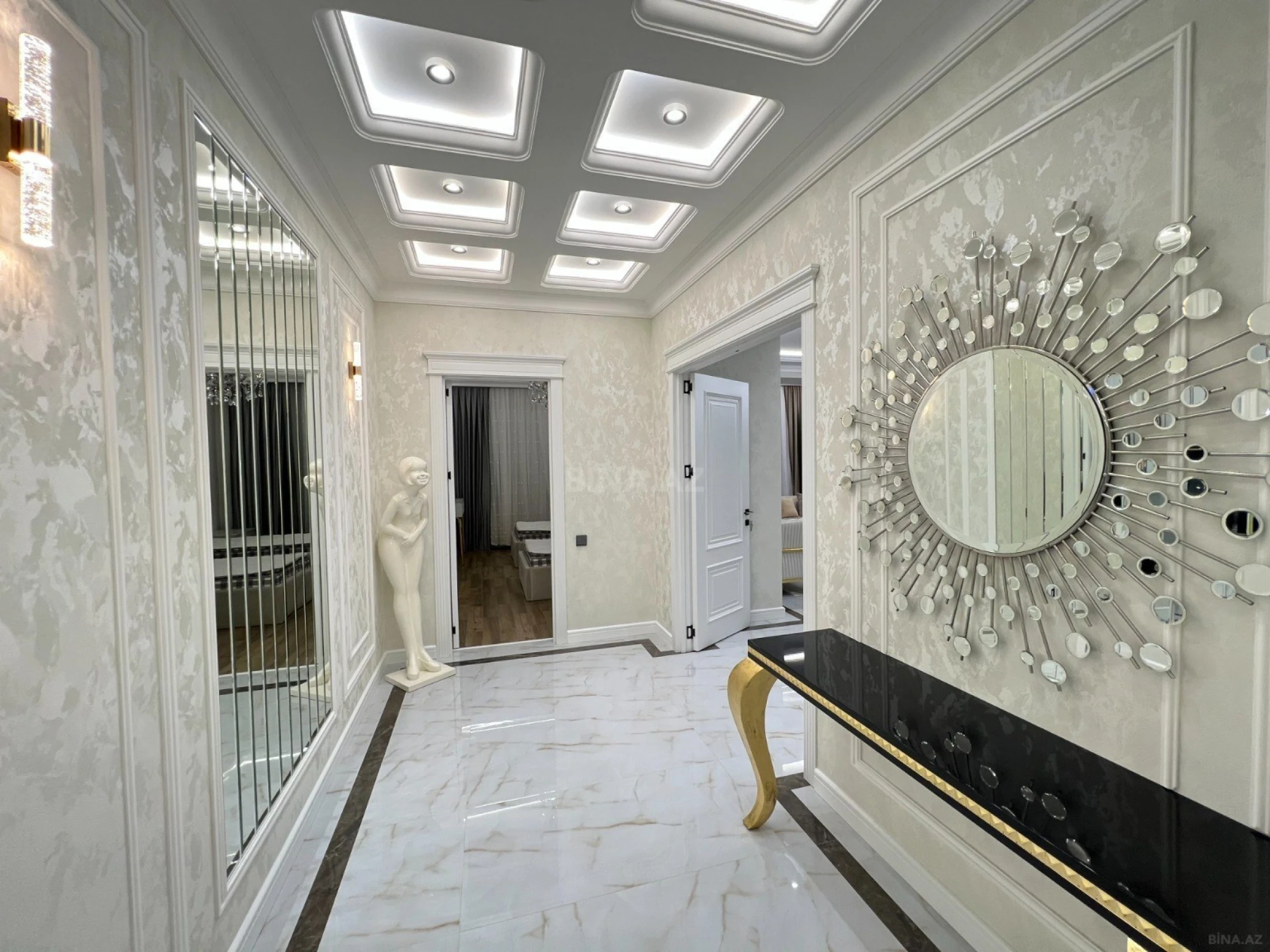 Satılır 4 otaqlı mənzil 144 m²