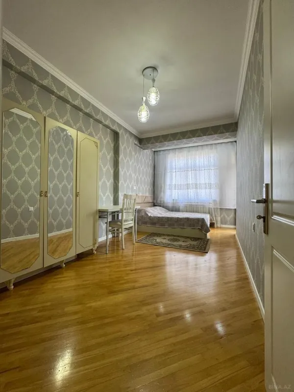Kirayə verilir 2 otaqlı mənzil 60 m²