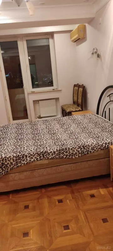 Kirayə verilir 2 otaqlı mənzil 80 m²