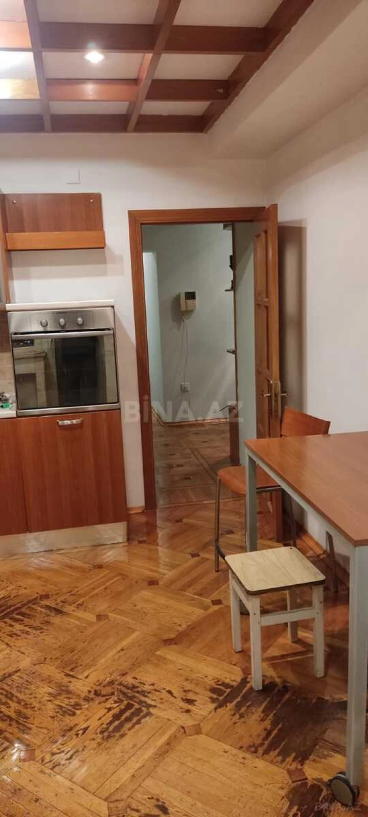 Kirayə verilir 2 otaqlı mənzil 80 m²