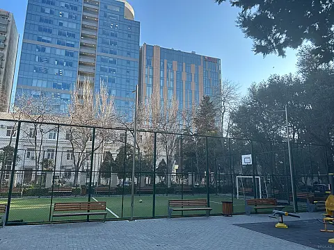 Satılır 1 otaqlı mənzil 42 m²