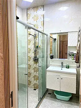 Kirayə verilir 2 otaqlı mənzil 80 m²