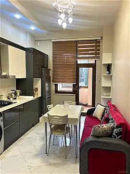 Kirayə verilir 2 otaqlı mənzil 80 m²