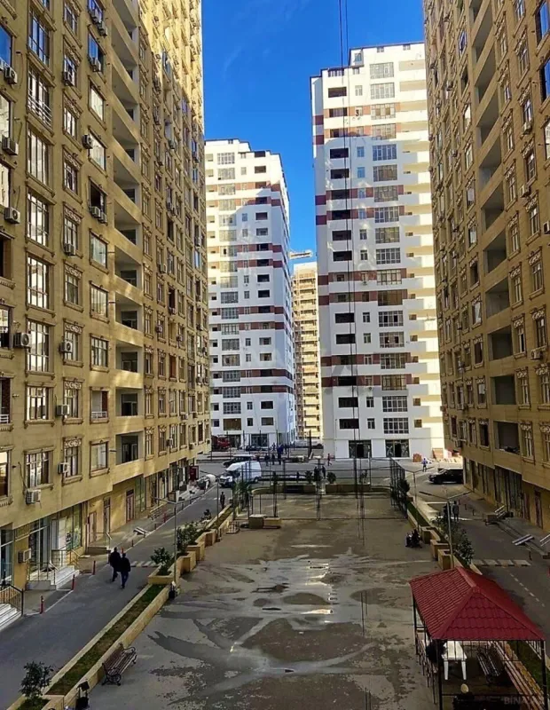 Kirayə verilir 2 otaqlı mənzil 80 m²