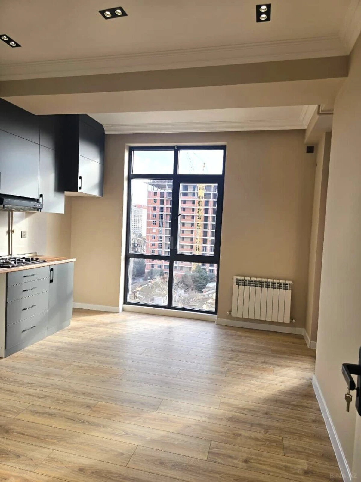 Kirayə verilir 2 otaqlı mənzil 90 m²