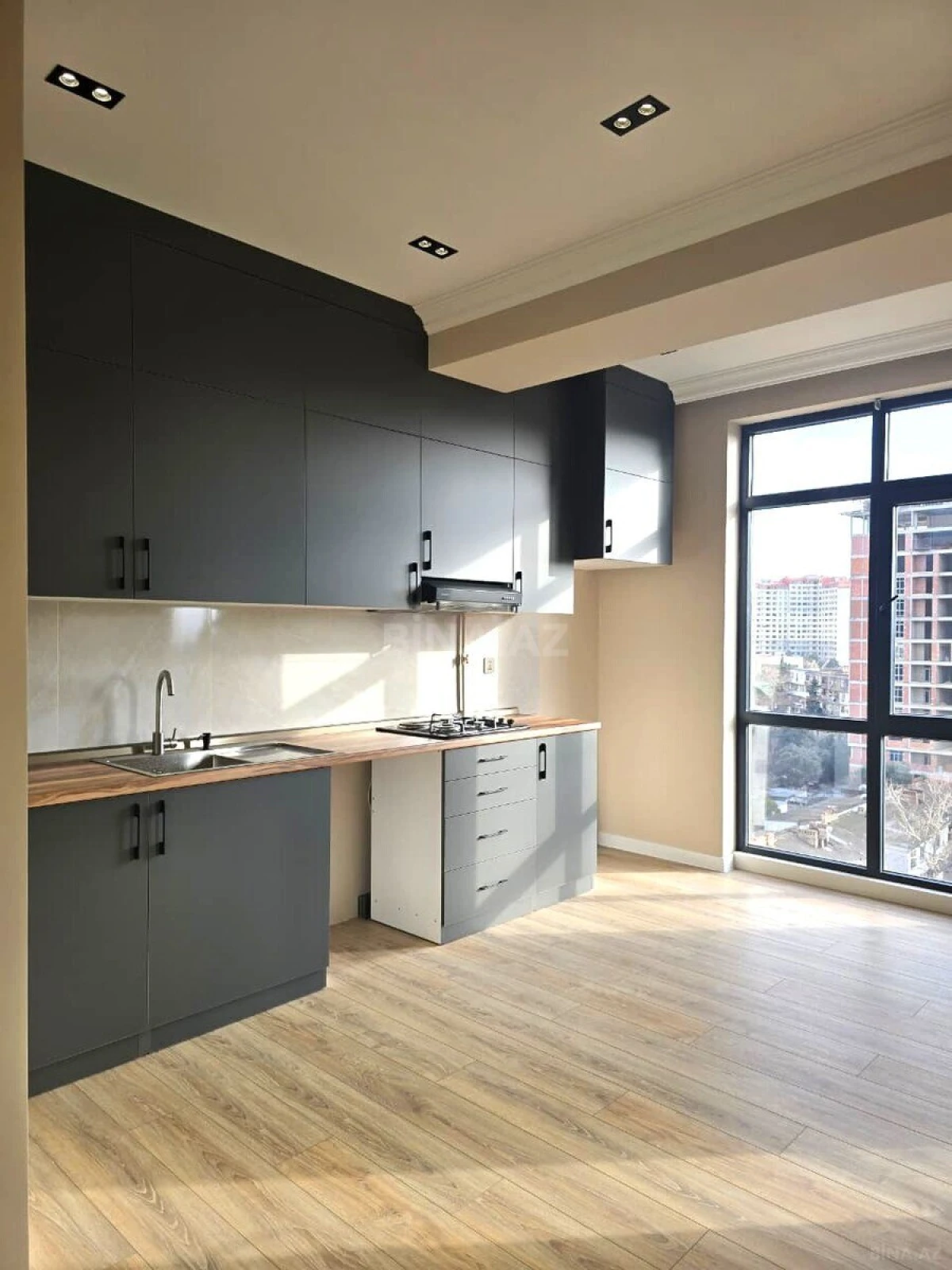 Kirayə verilir 2 otaqlı mənzil 90 m²