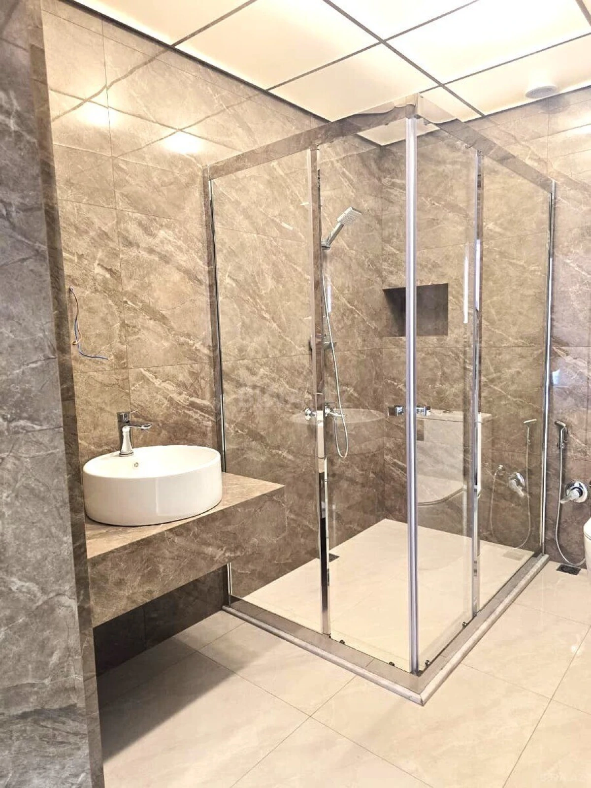 Kirayə verilir 2 otaqlı mənzil 90 m²