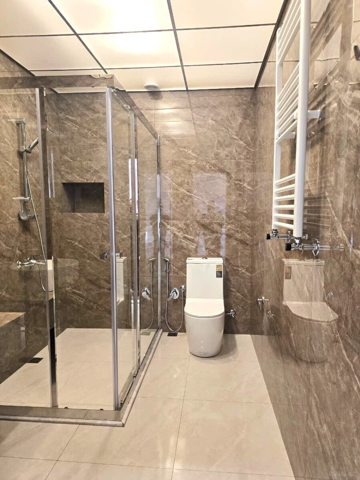Kirayə verilir 2 otaqlı mənzil 90 m²