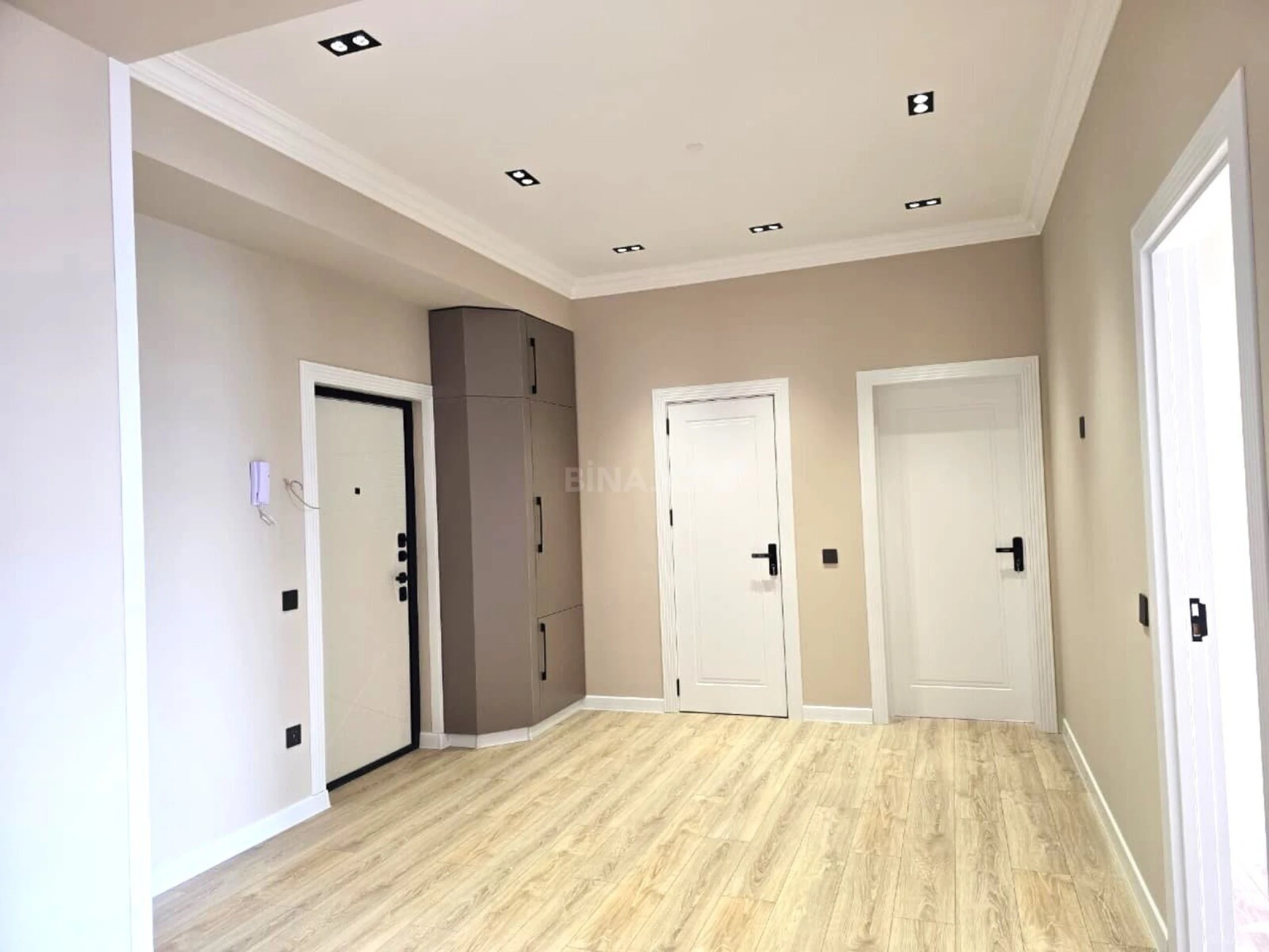 Kirayə verilir 2 otaqlı mənzil 90 m²