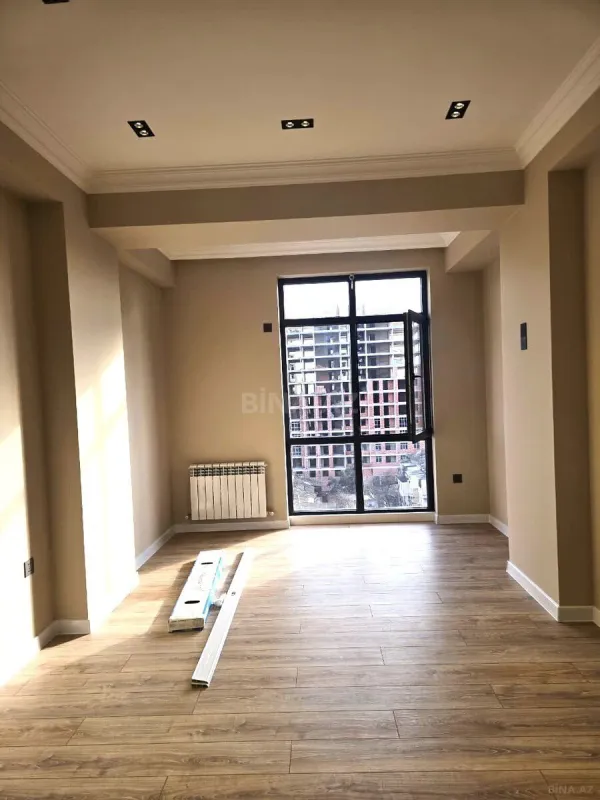 Kirayə verilir 2 otaqlı mənzil 90 m²