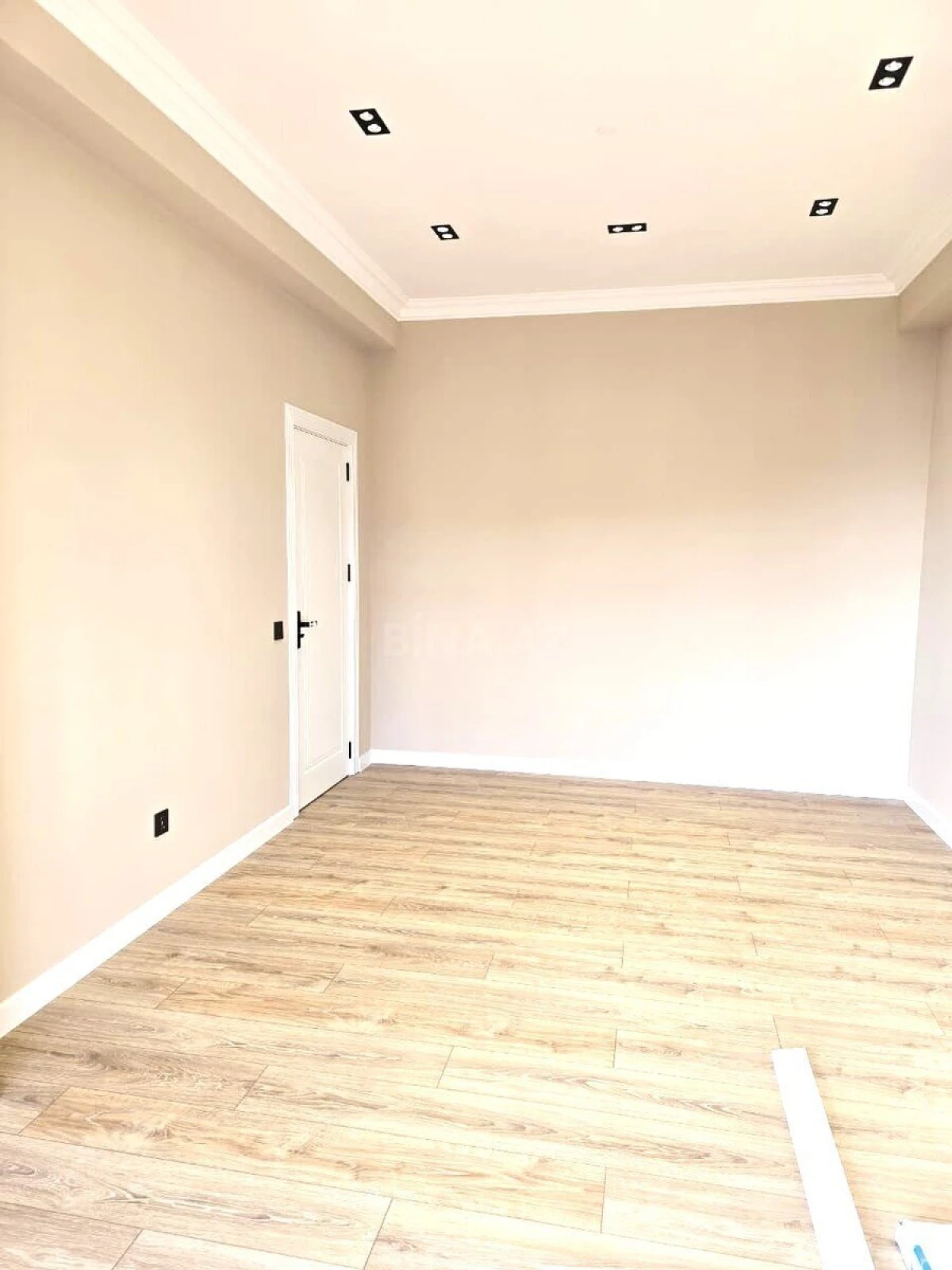 Kirayə verilir 2 otaqlı mənzil 90 m²