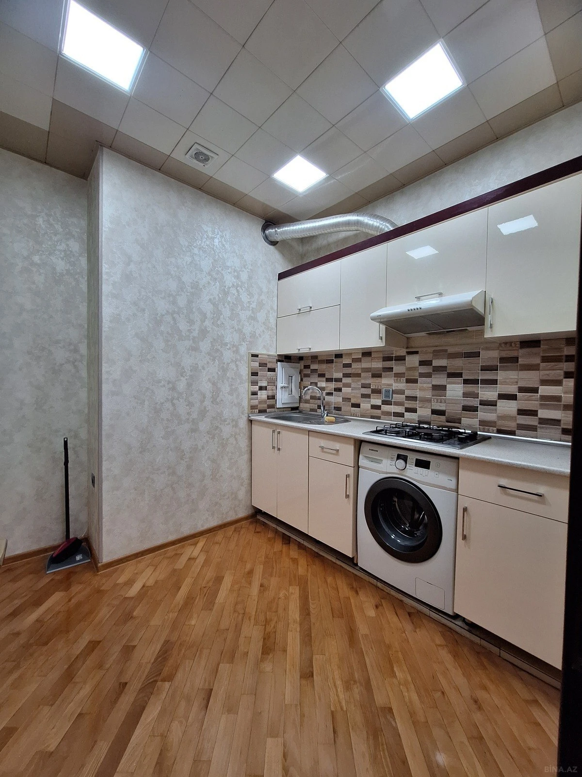 Satılır 2 otaqlı mənzil 65 m²