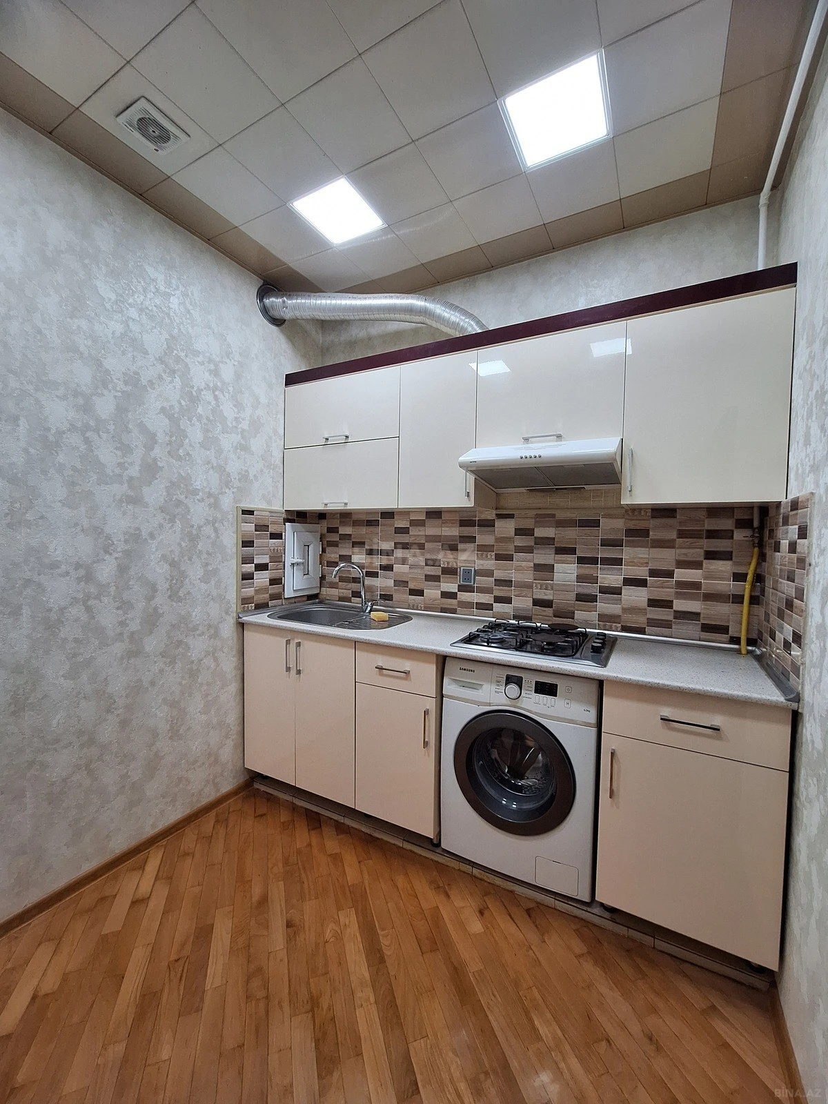 Satılır 2 otaqlı mənzil 65 m²