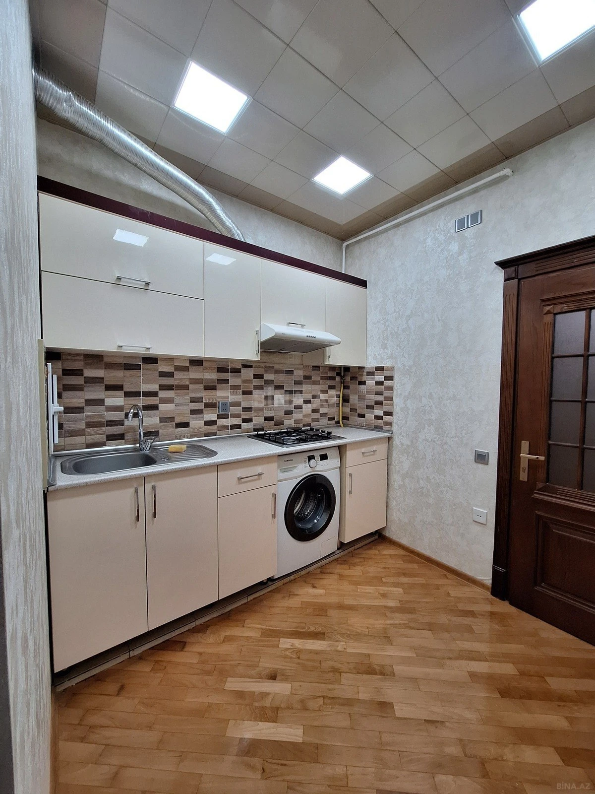 Satılır 2 otaqlı mənzil 65 m²