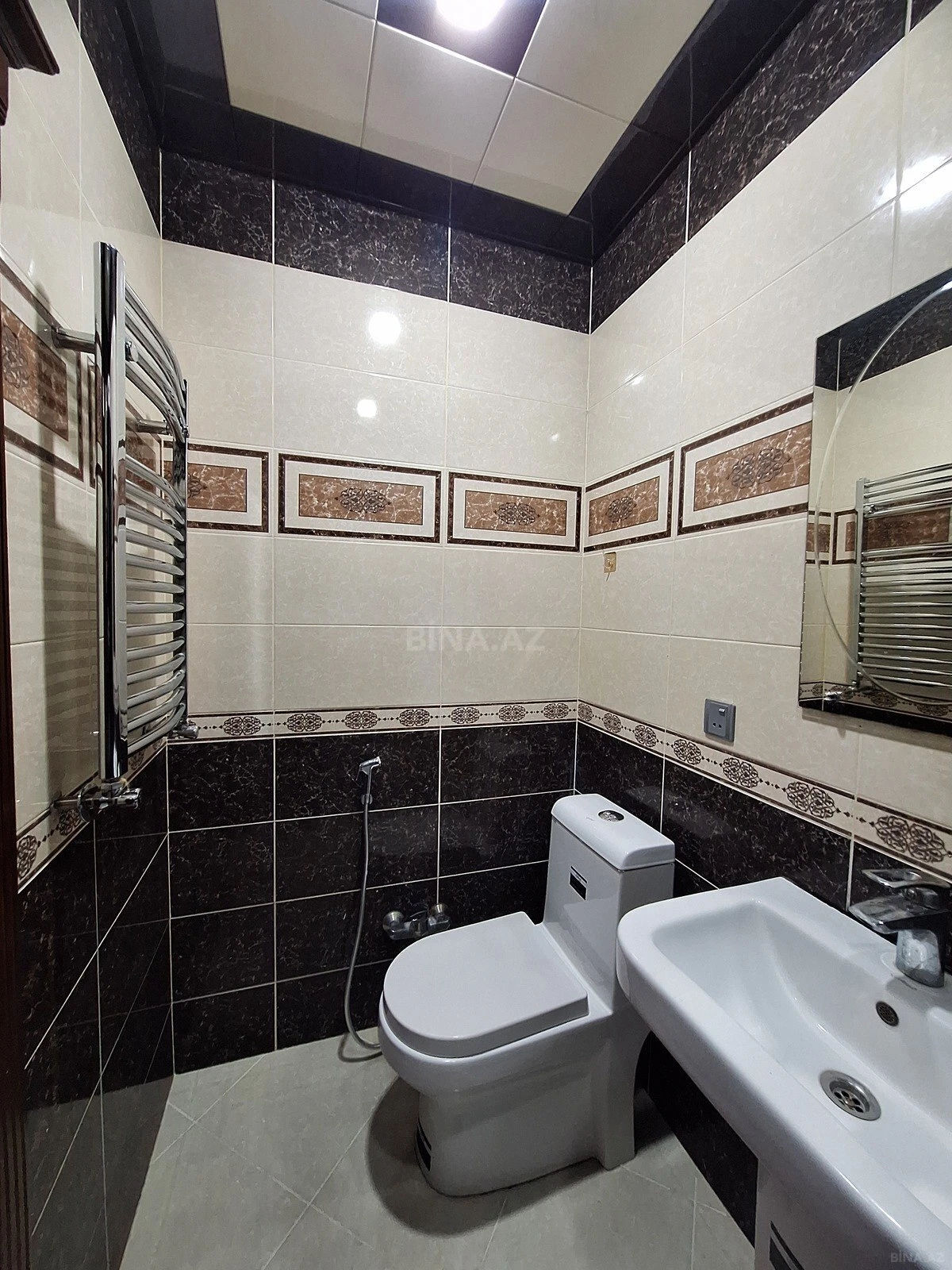 Satılır 2 otaqlı mənzil 65 m²