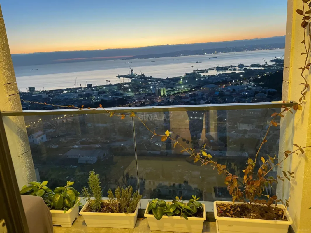 Satılır 3 otaqlı mənzil 110 m²