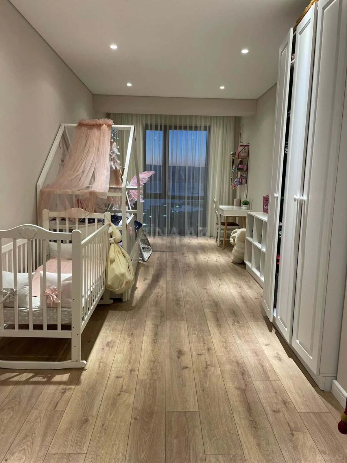 Satılır 3 otaqlı mənzil 110 m²