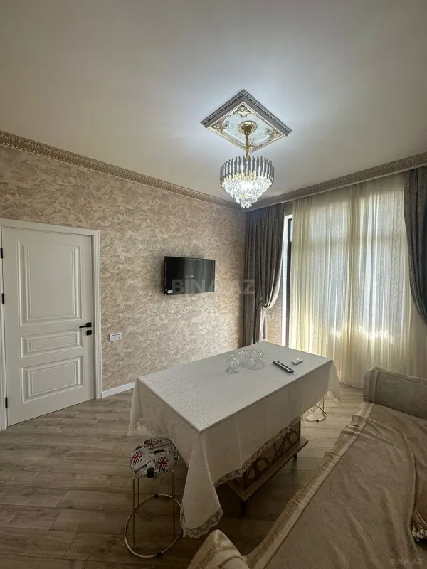 Kirayə verilir 2 otaqlı mənzil 135 m²