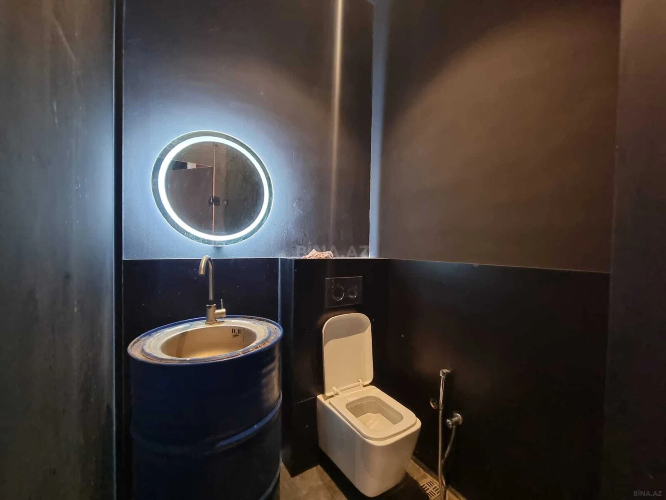 Kirayə verilir 1 otaqlı ofis 60 m²