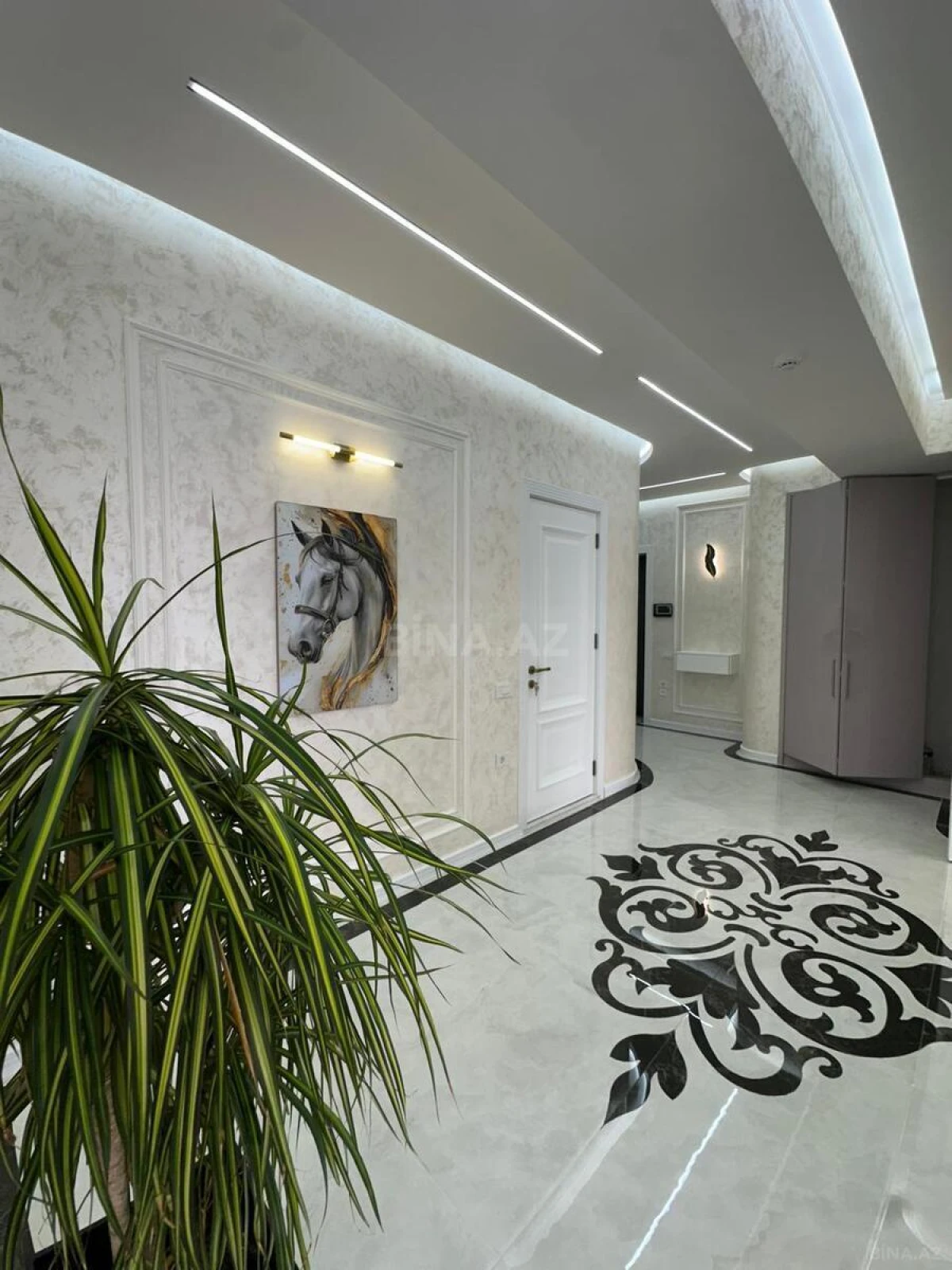 Satılır 3 otaqlı mənzil 125 m²