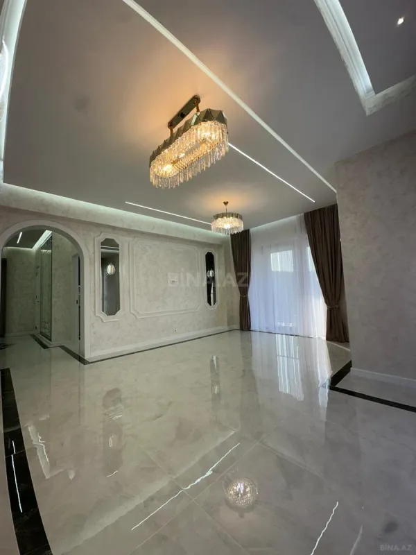 Satılır 3 otaqlı mənzil 125 m²