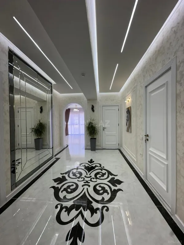 Satılır 3 otaqlı mənzil 125 m²