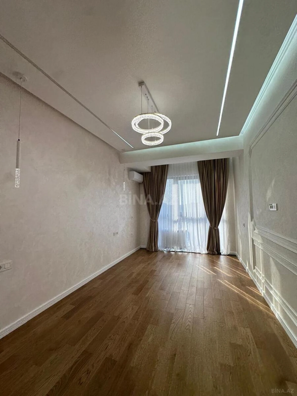 Satılır 3 otaqlı mənzil 125 m²