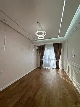 Satılır 3 otaqlı mənzil 125 m²