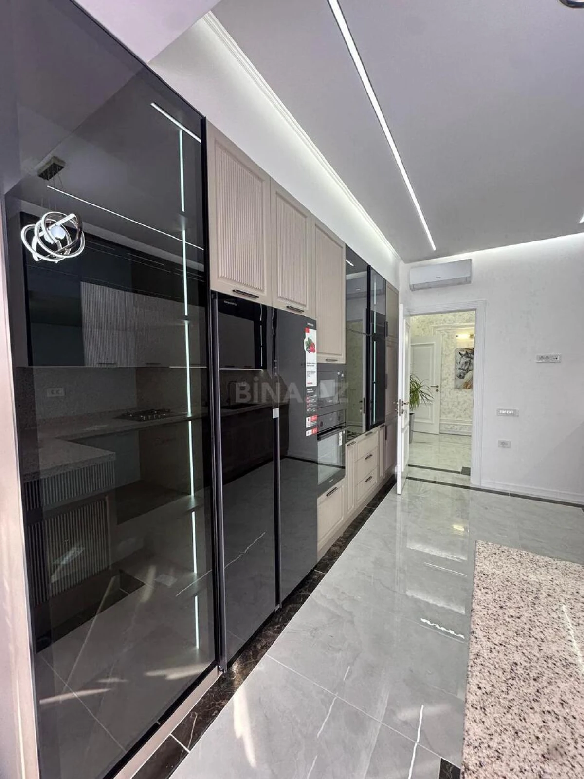 Satılır 3 otaqlı mənzil 125 m²