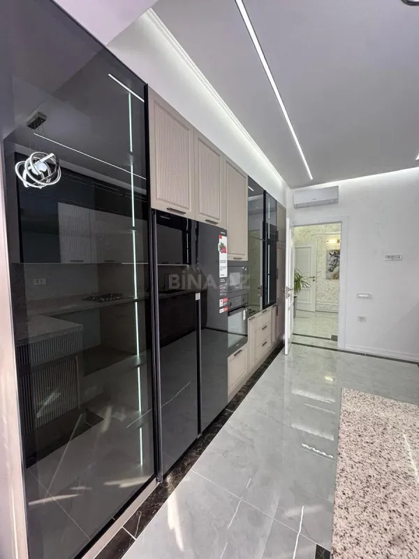 Satılır 3 otaqlı mənzil 125 m²