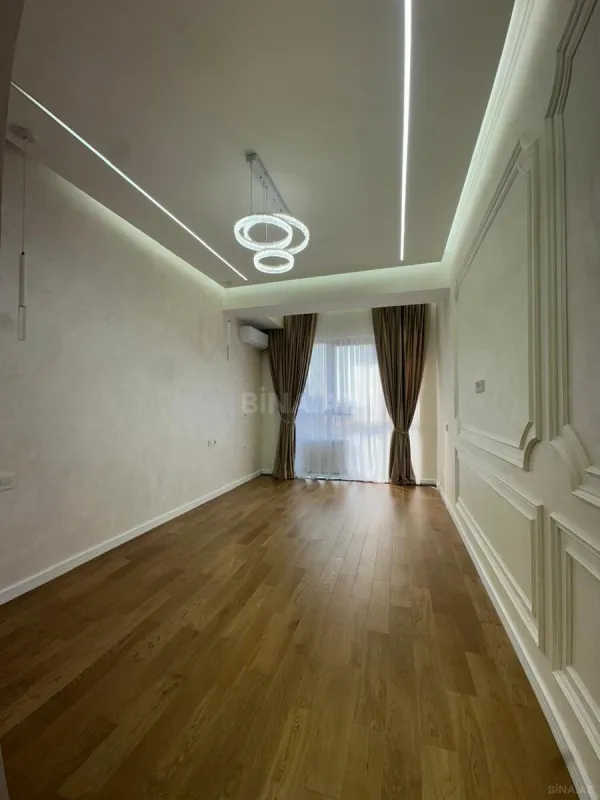 Satılır 3 otaqlı mənzil 125 m²