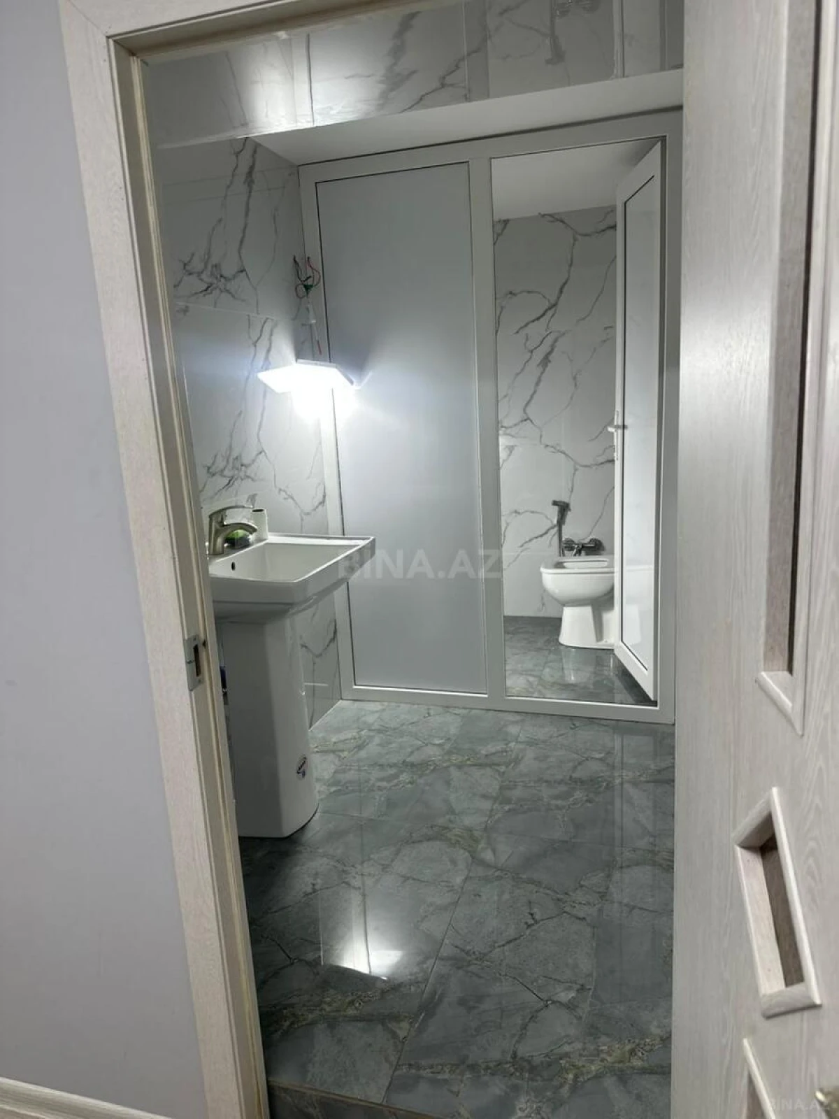 Kirayə verilir obyekt 306 m²