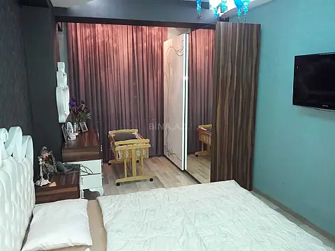 Satılır 3 otaqlı mənzil 107 m²