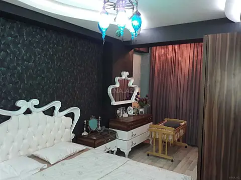 Satılır 3 otaqlı mənzil 107 m²