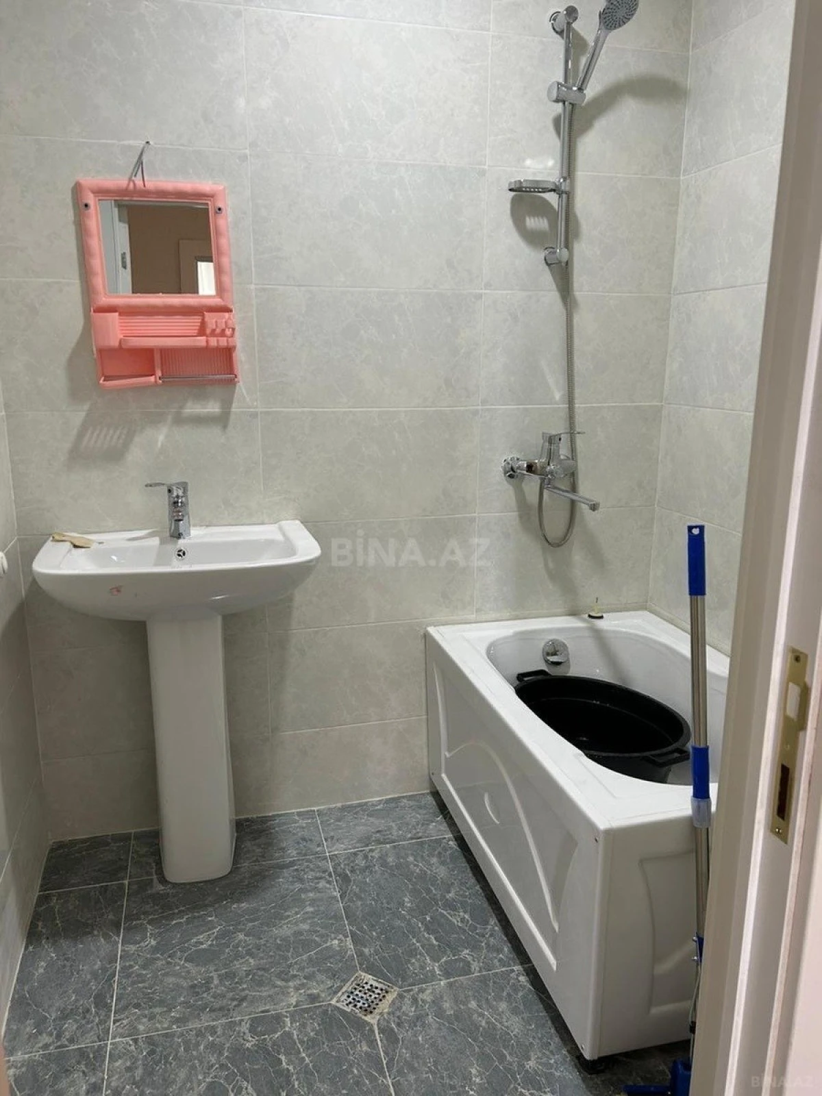 Kirayə verilir 3 otaqlı mənzil 85 m²
