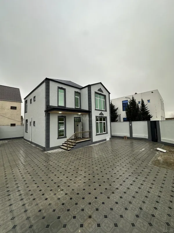 Satılır 5 otaqlı həyət evi 190 m²